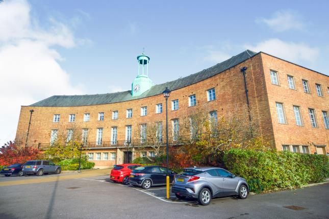 Constable Close, London, Uk N11