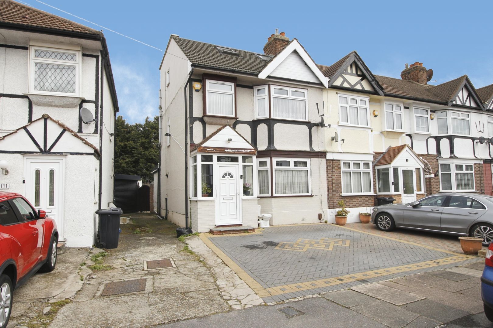 4 bed end terrace house for sale in Gresham Drive, Romford RM6 Zoopla