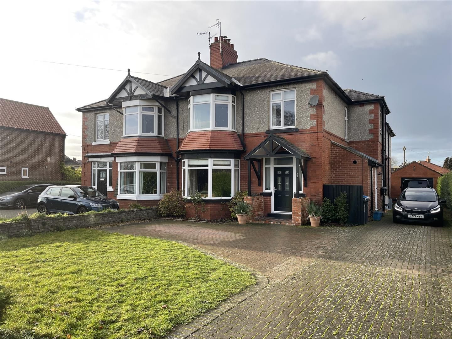 4 bed semidetached house for sale in Topcliffe Road, Sowerby, Thirsk