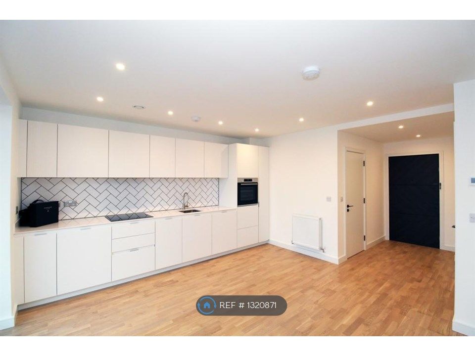 Studio to rent in Sibley House, Southall UB1 Zoopla