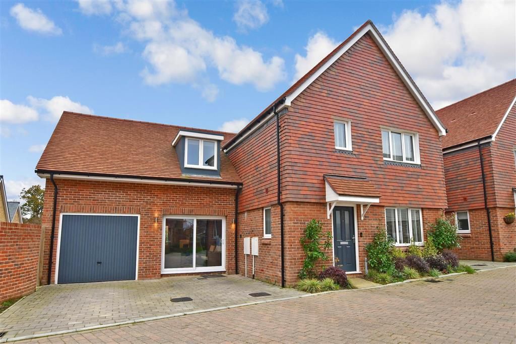 4 bed linkdetached house for sale in Swallow Rise, Scaynes Hill