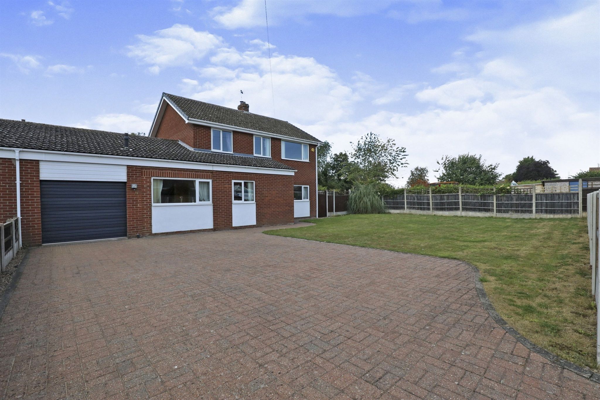 4 bed linkdetached house for sale in Hill View Crescent, Clarborough