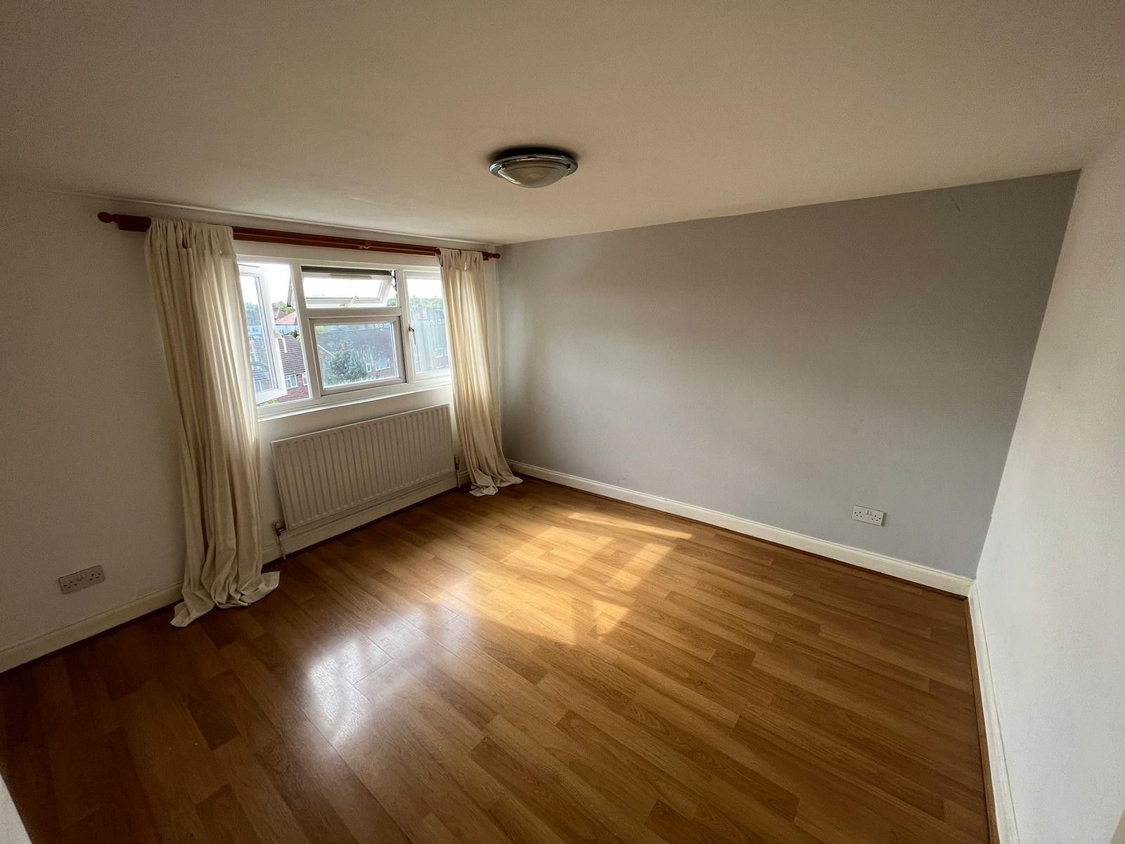 Room to rent in Redbridge Lane East, Ilford, Essex IG4 Zoopla