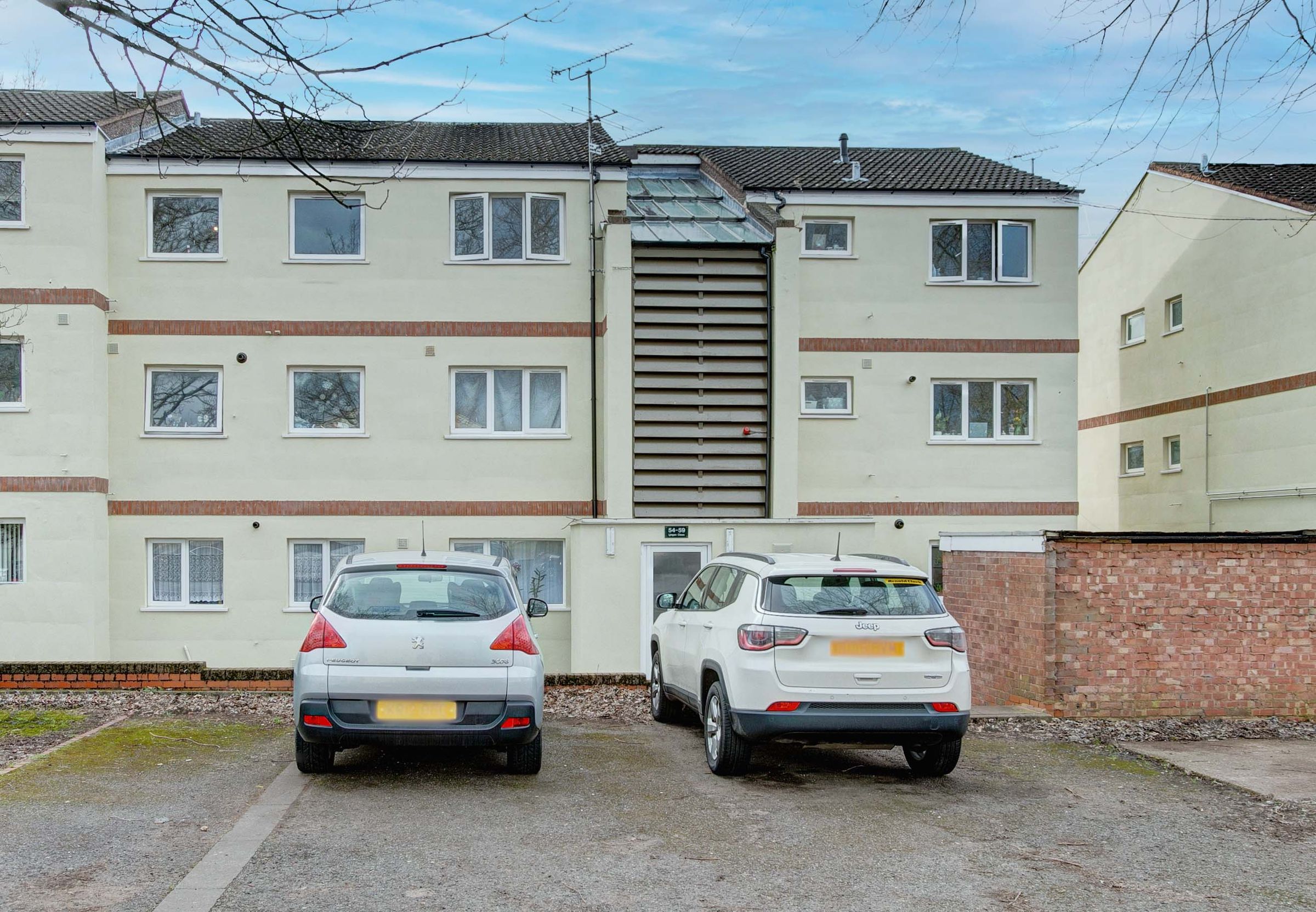 2 bed flat for sale in Lingen Close, Winyates West, Redditch B98 Zoopla