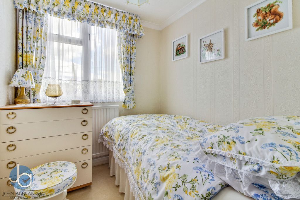 3 bed semidetached house to rent in Grove Road, Tiptree, Colchester