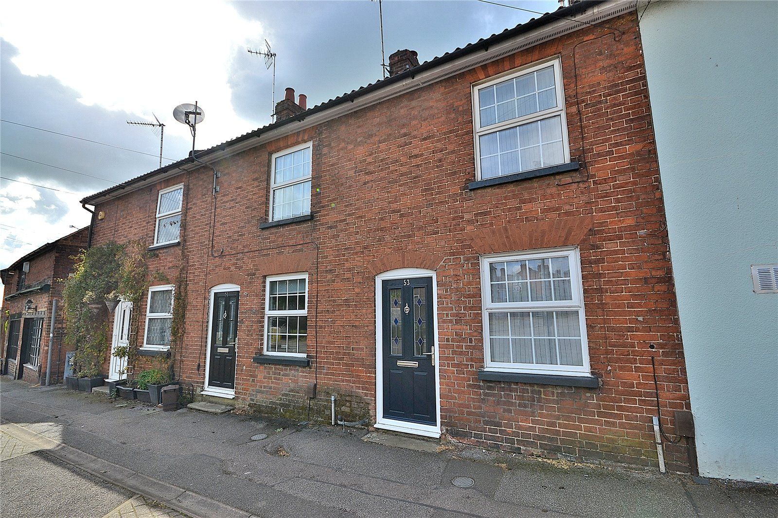 1 bed terraced house for sale in Old Road, Linslade, Bedfordshire LU7