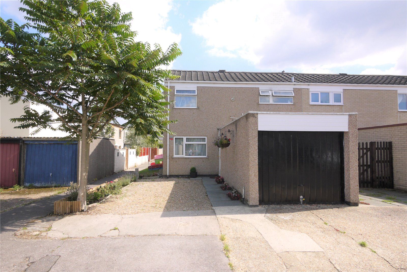 3 bed semidetached house for sale in Coverley Close, Great Warley
