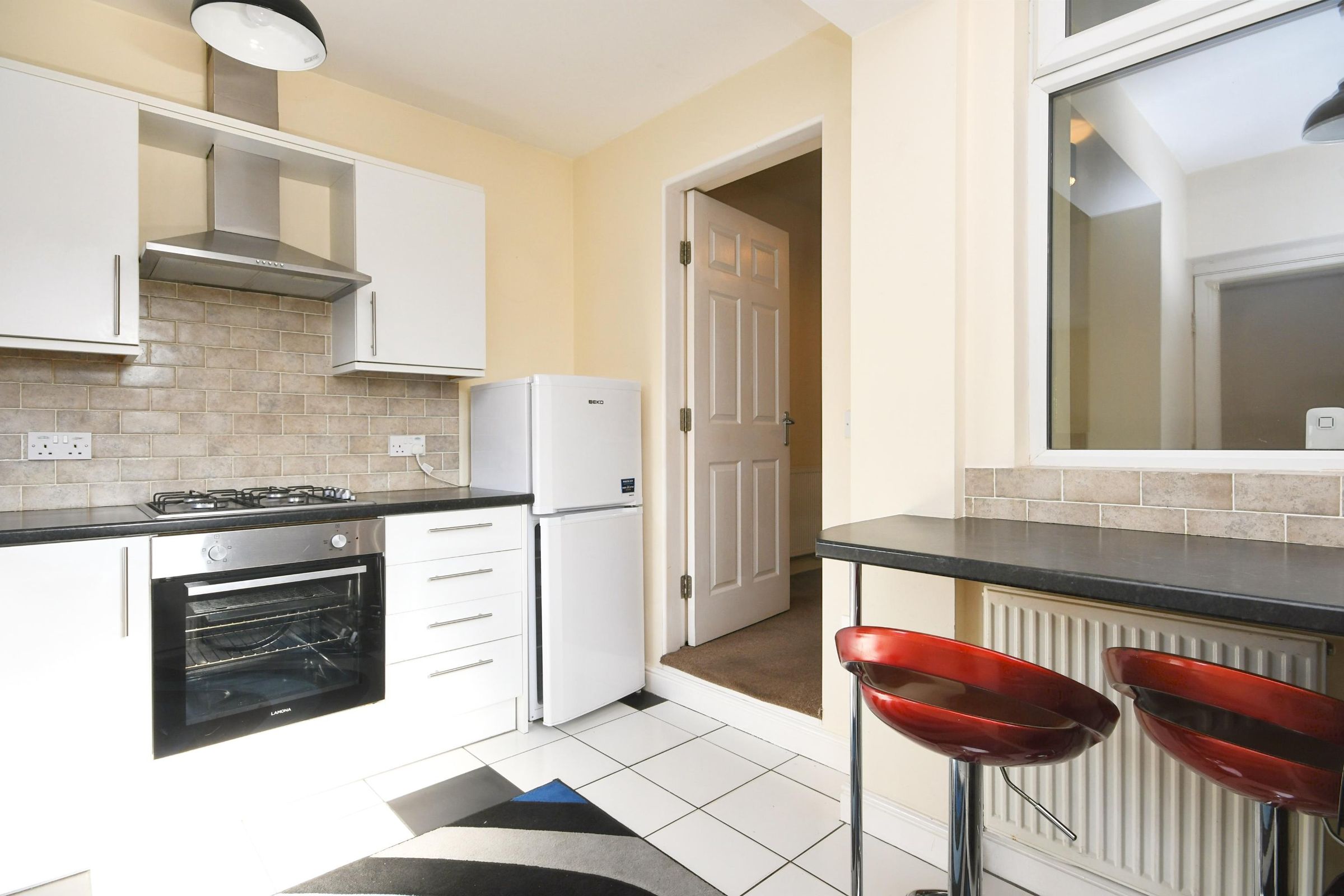 2 bed flat to rent in Ringwood Road, Brimington, Chesterfield