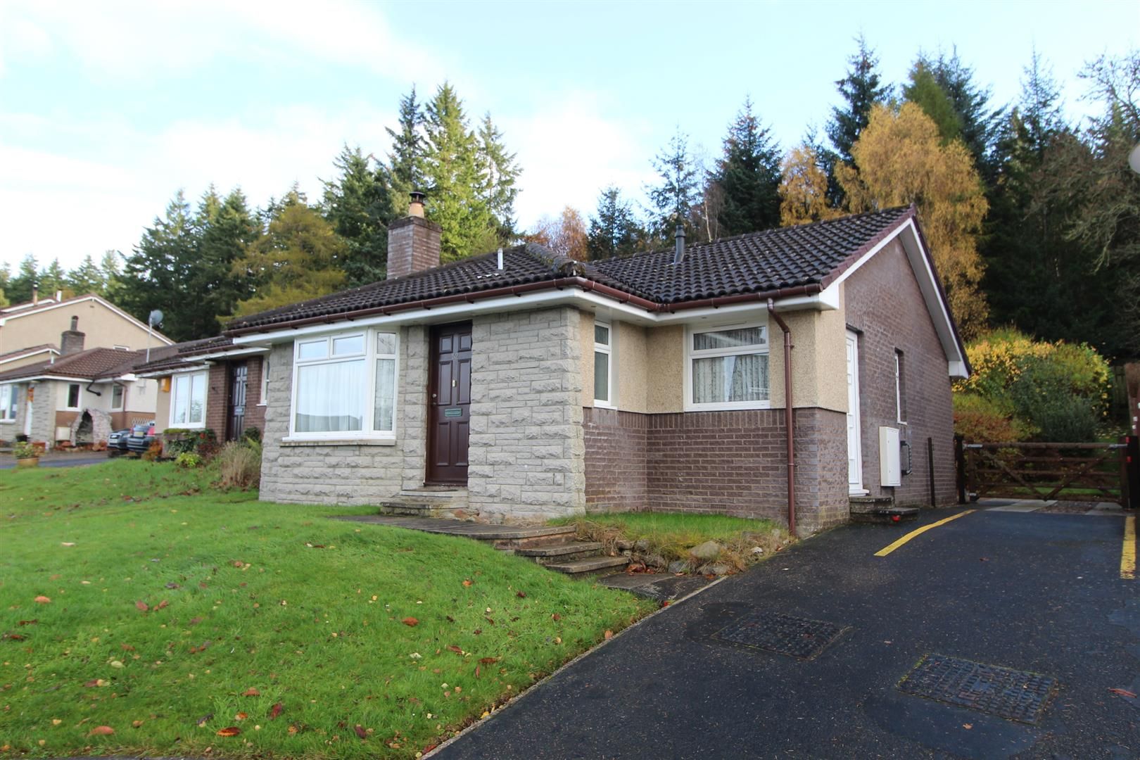 2 bed detached bungalow for sale in Lochlann Road, Culloden, Inverness