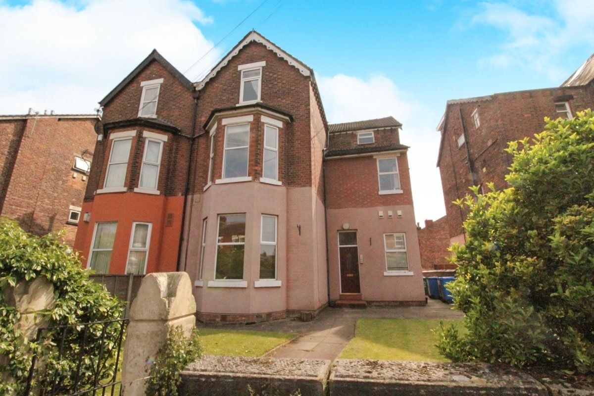 2 bed flat to rent in Atwood Road, Didsbury, Manchester M20 Zoopla