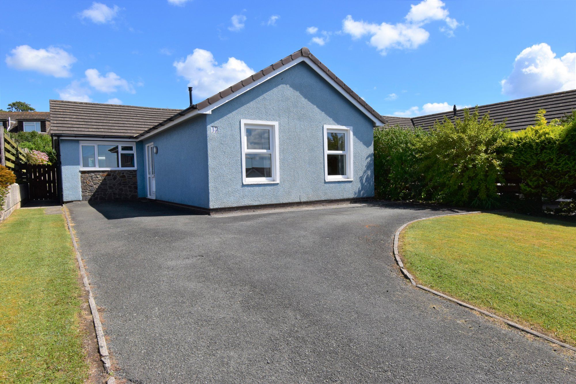 3 bed detached bungalow for sale in Millfields Close, Pentlepoir