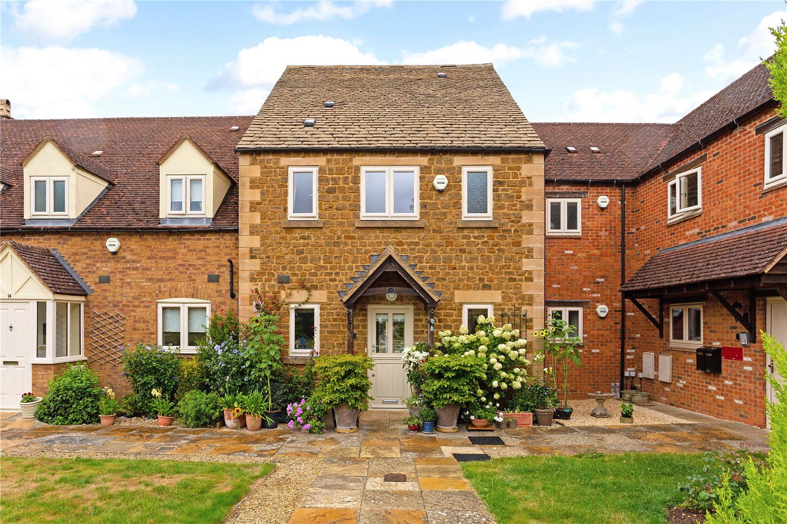 3 bed terraced house for sale in Highlands, Lower Tadmarton, Banbury