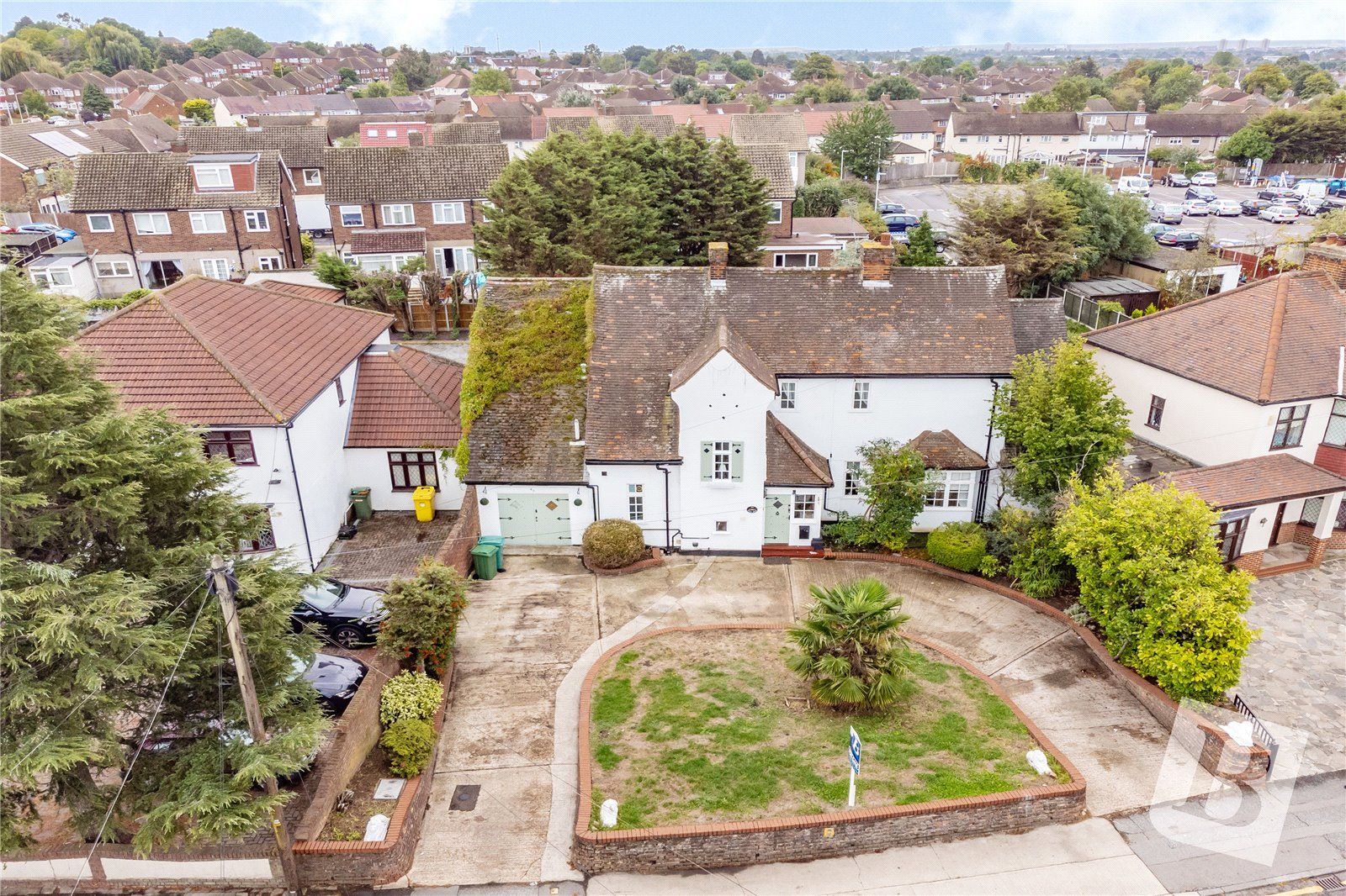 4 bed detached house for sale in Chase Cross Road, Romford RM5 Zoopla