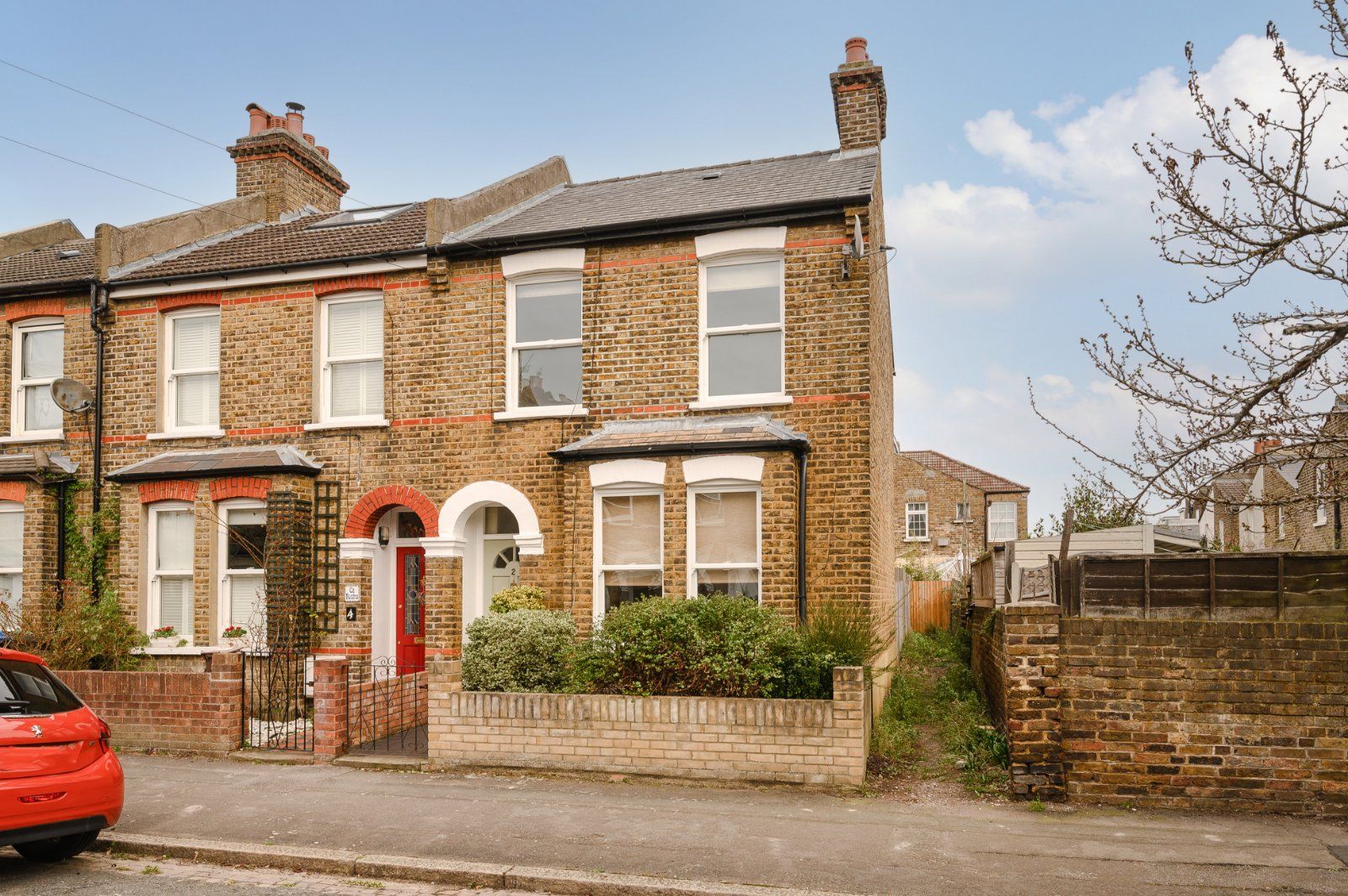 2 bed end terrace house for sale in William Road, Wimbledon, London