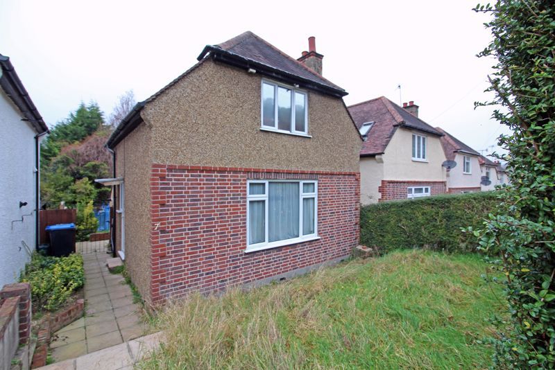 3 bed detached house for sale in Downsway, Whyteleafe, Surrey CR3 Zoopla
