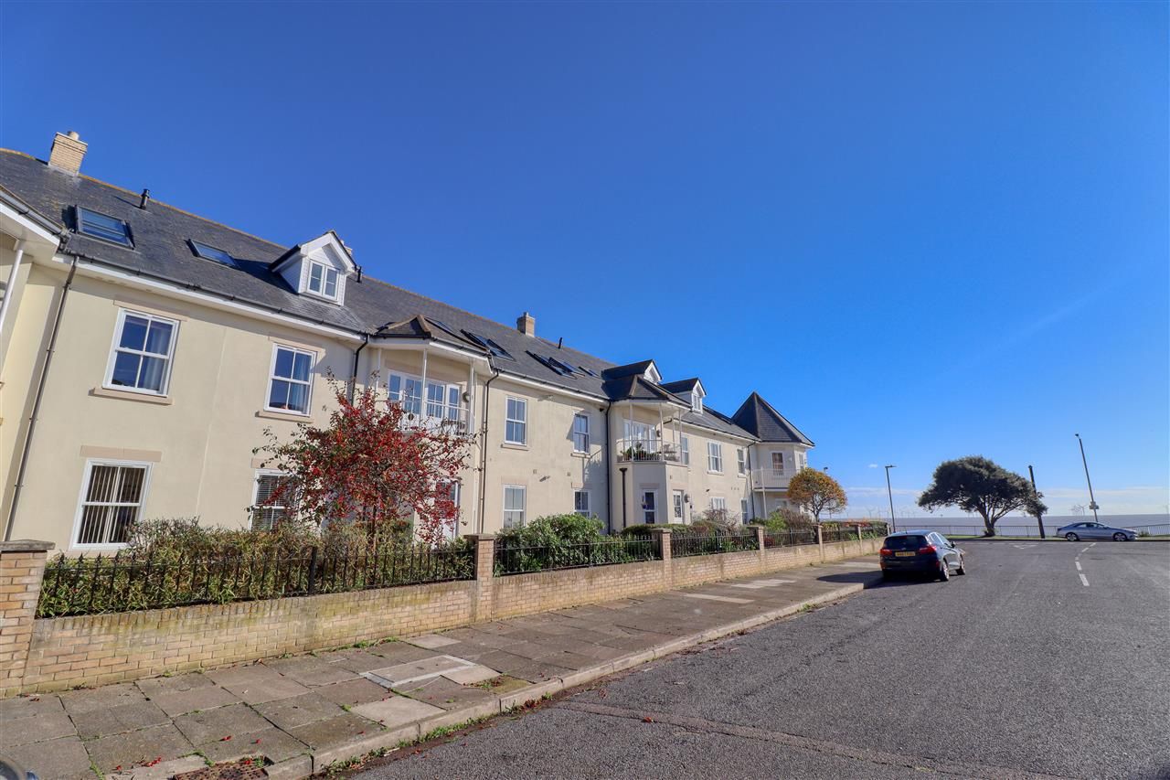2 bed flat for sale in Marine Parade East, ClactonOnSea CO15 Zoopla