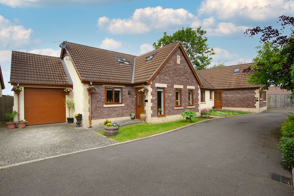 3 bed detached bungalow for sale in Wotton Road, Rangeworthy, Bristol