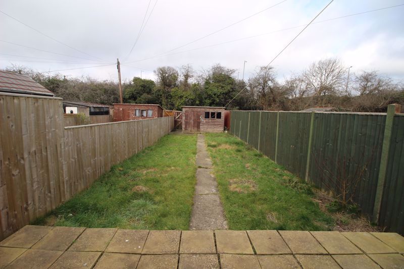 4 bed shared to rent in Newly Refurbished Double Room To