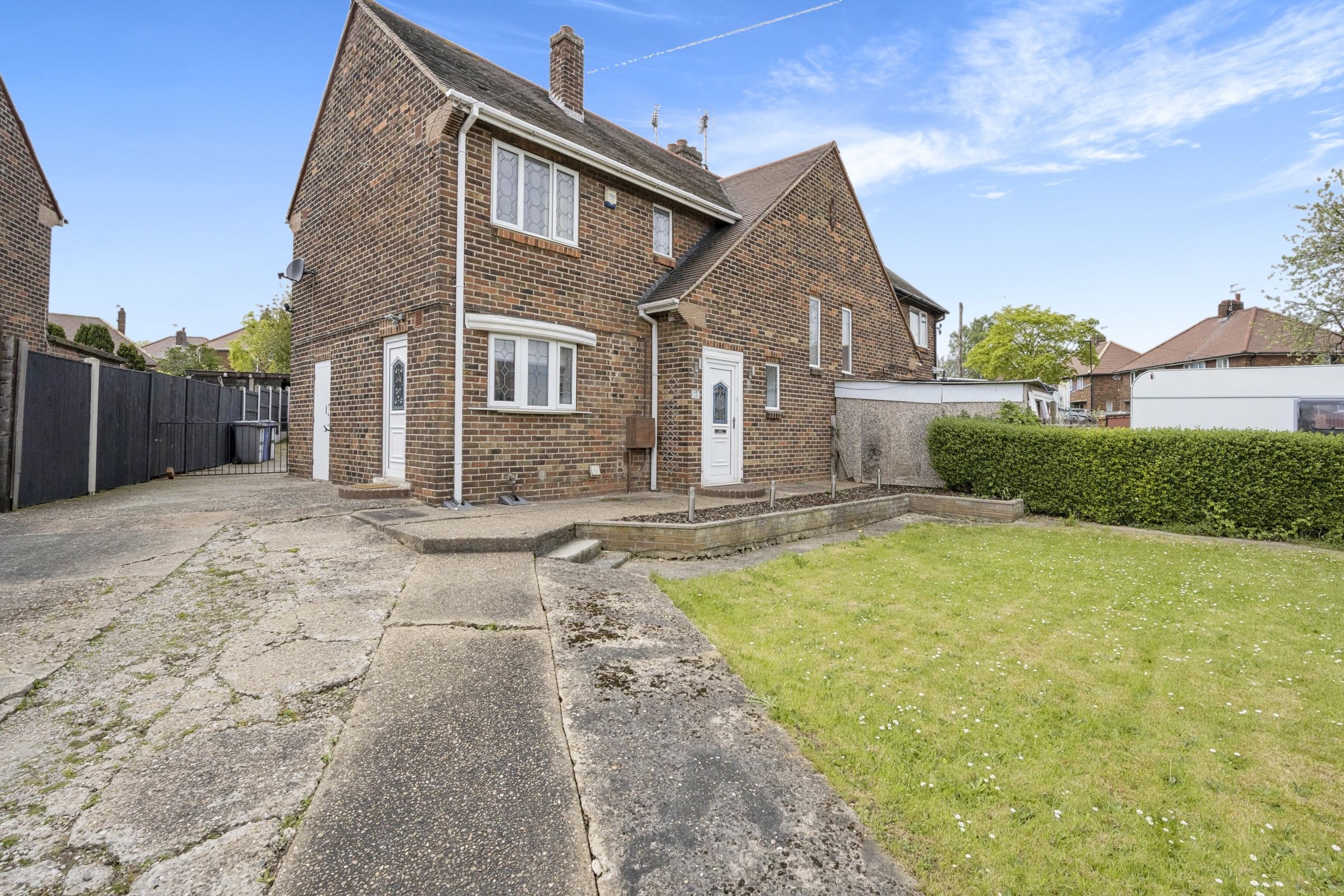 3 bed semidetached house for sale in Osborne Avenue, Woodlands