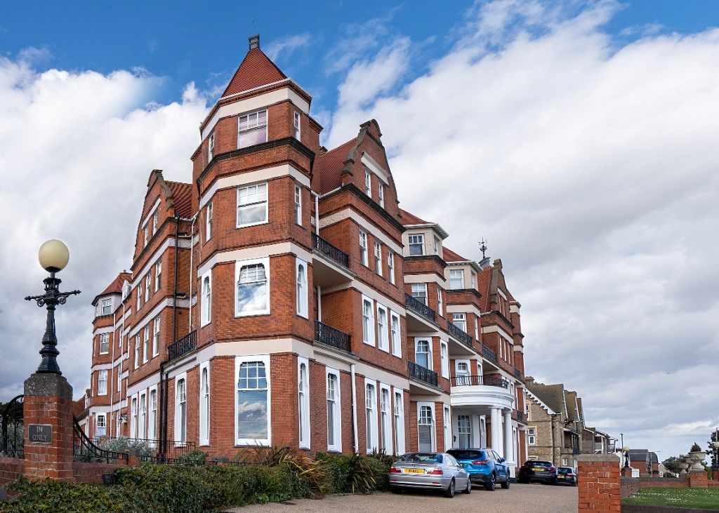 2 bed flat for sale in 73 Marine Parade East, Clacton On Sea CO15 Zoopla