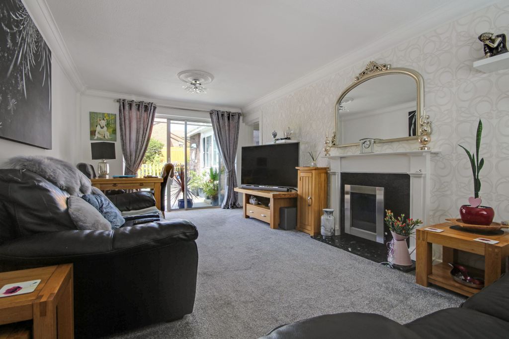 4 bed semidetached bungalow for sale in West Meadow Close, Braunton