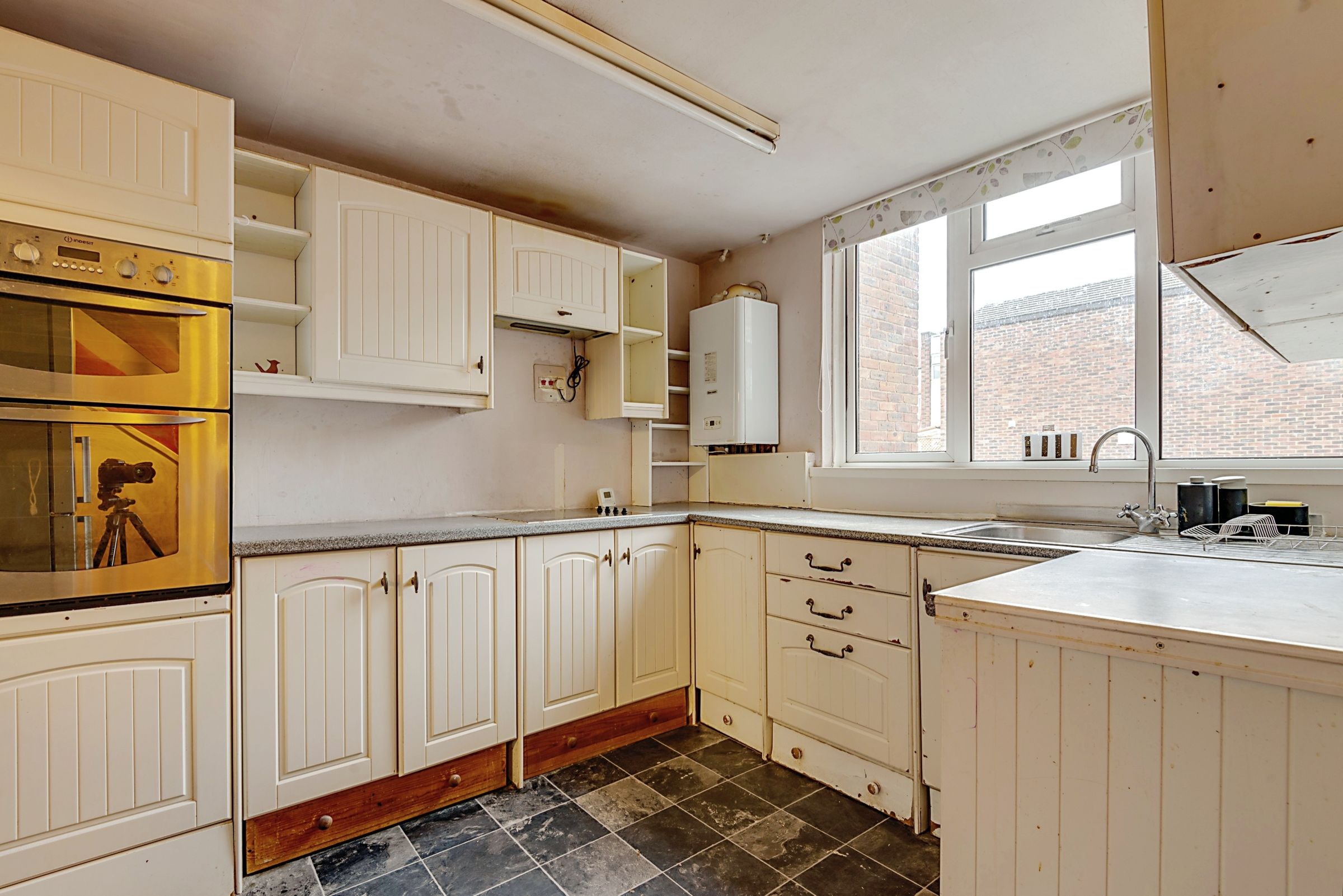 3 bed terraced house for sale in Pottery Road, Brentford TW8 Zoopla