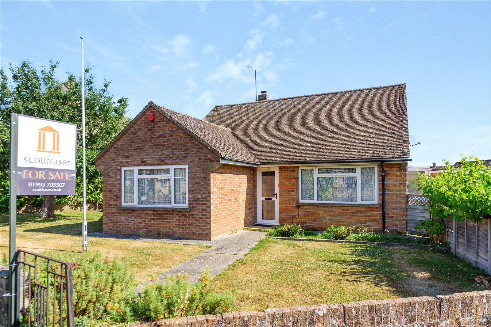 2 bed bungalow for sale in Squires Close, Brize Norton, Oxfordshire