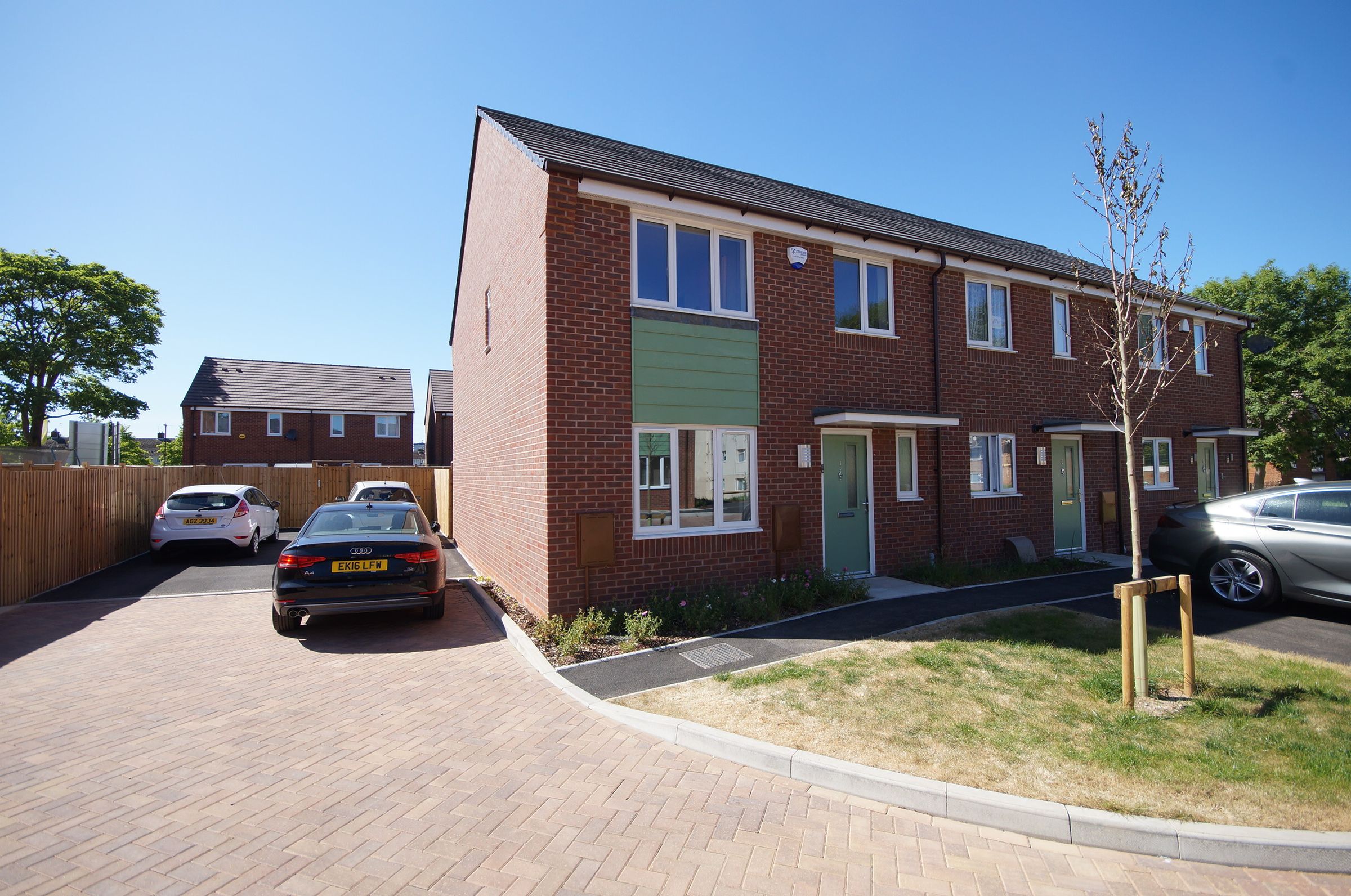4 bed end terrace house for sale in Paignton Place, Stoke, Coventry CV2