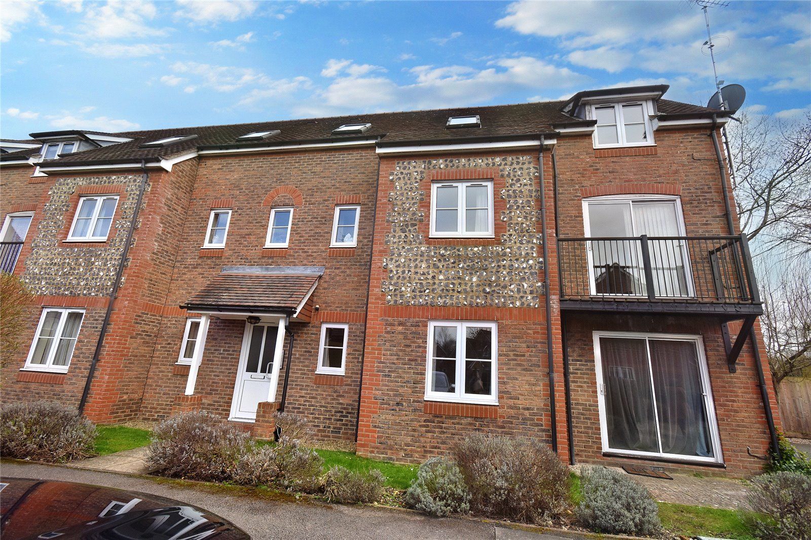 2 bed flat to rent in John House, Two Rivers Way, Newbury