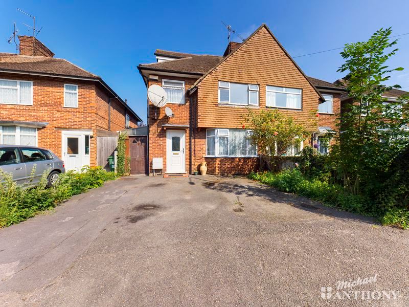 3 bed semidetached house for sale in Willow Road, Aylesbury HP19 Zoopla