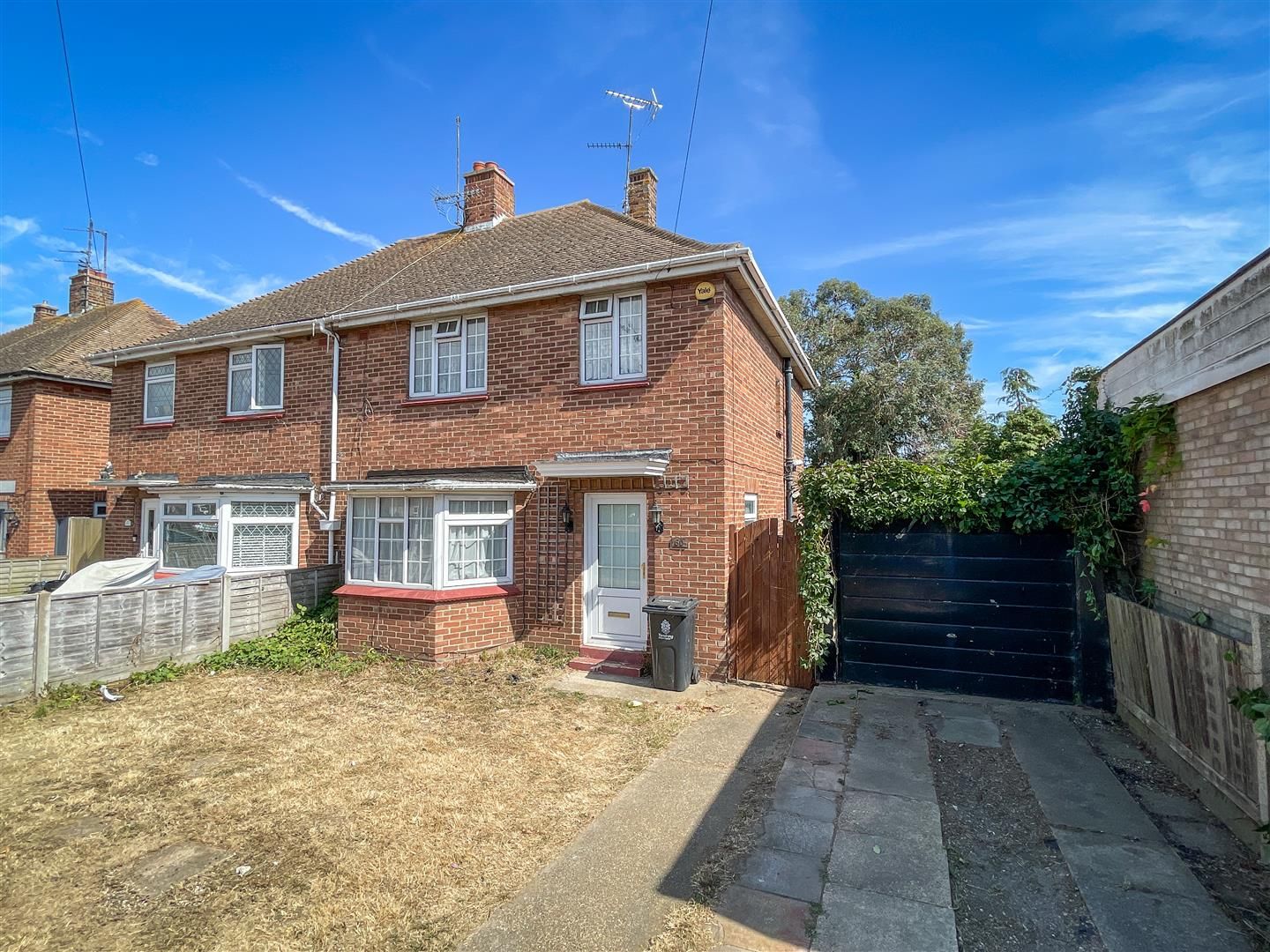 3 bed semidetached house for sale in North Road, ClactonOnSea CO15
