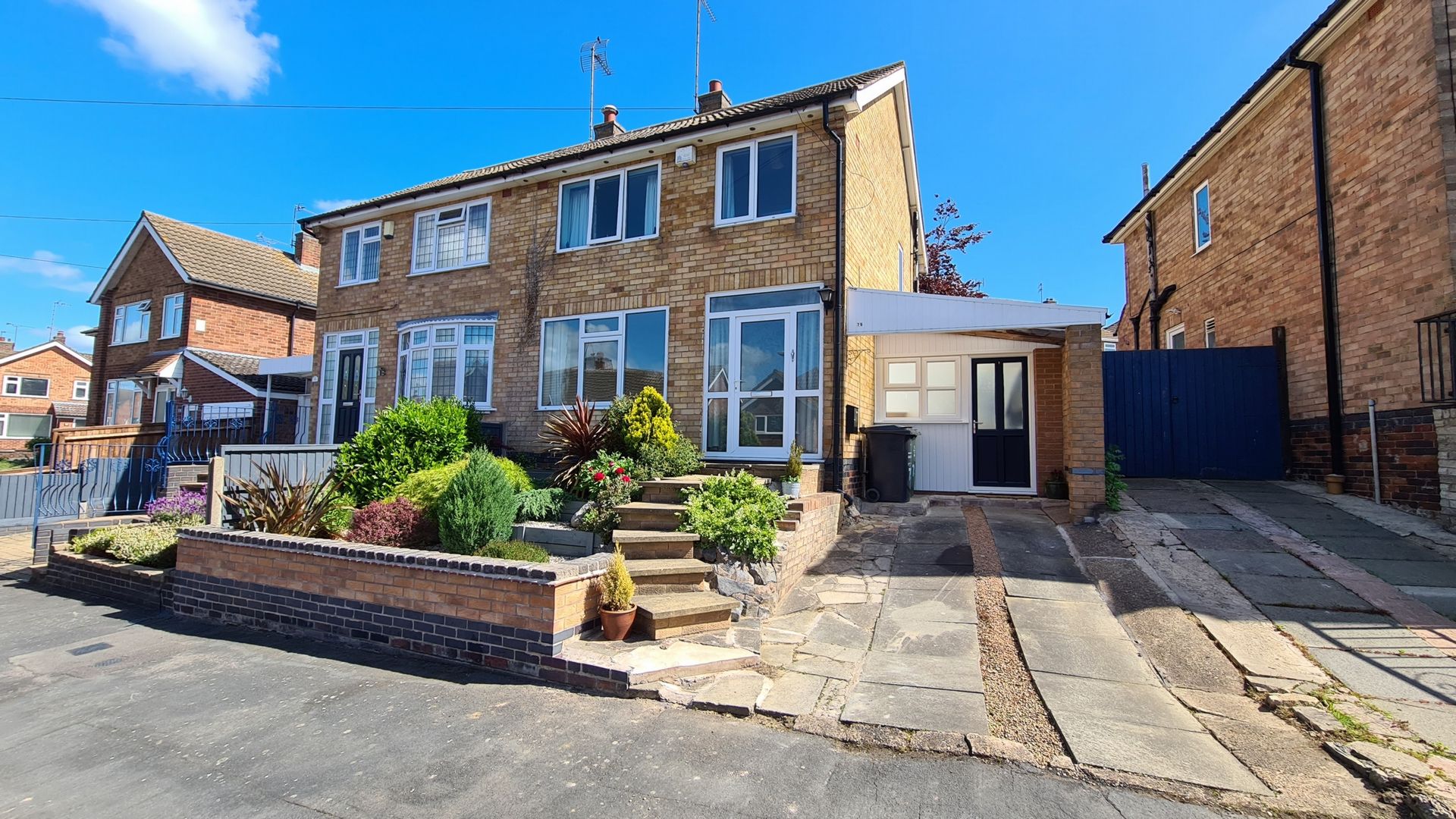 3 bed semidetached house for sale in Queensgate Drive, Birstall LE4