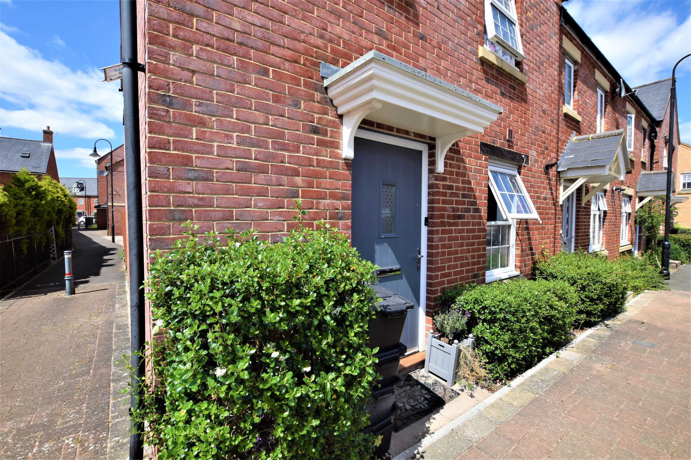 3 bed end terrace house for sale in Havisham Drive, Swindon SN25 Zoopla