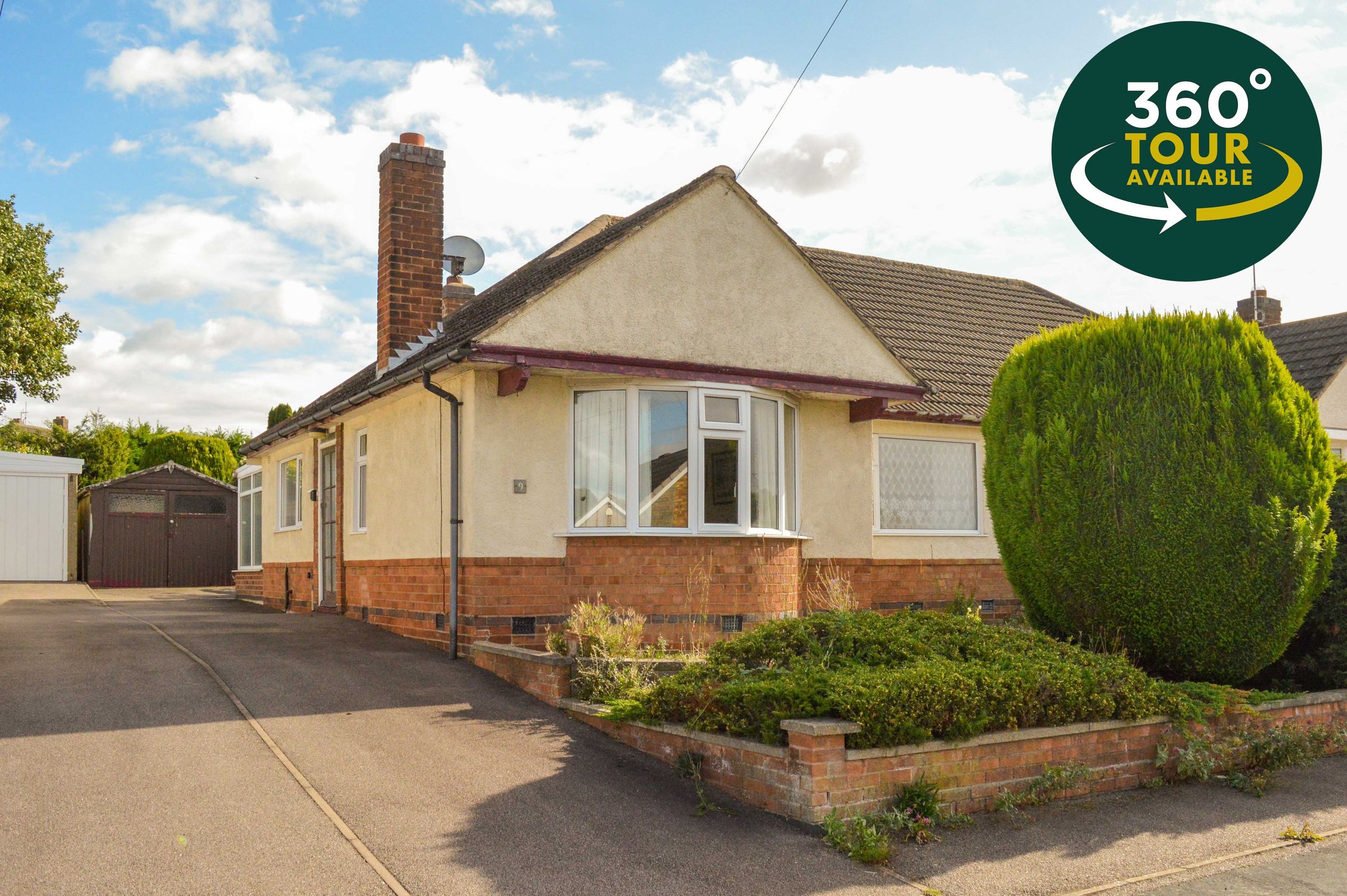 2 bed semidetached bungalow for sale in Kilburn Avenue, Oadby