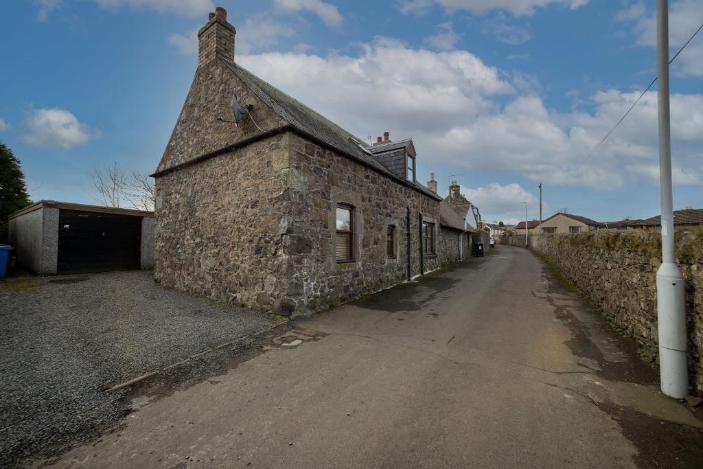 3 bed semidetached house for sale in Bow Road, Auchtermuchty, Fife