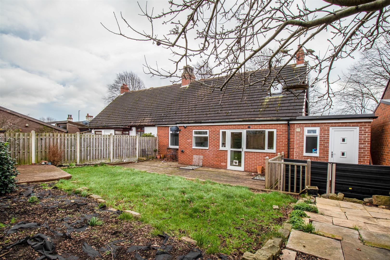 4 bed property for sale in Palesides Avenue, Ossett WF5 Zoopla