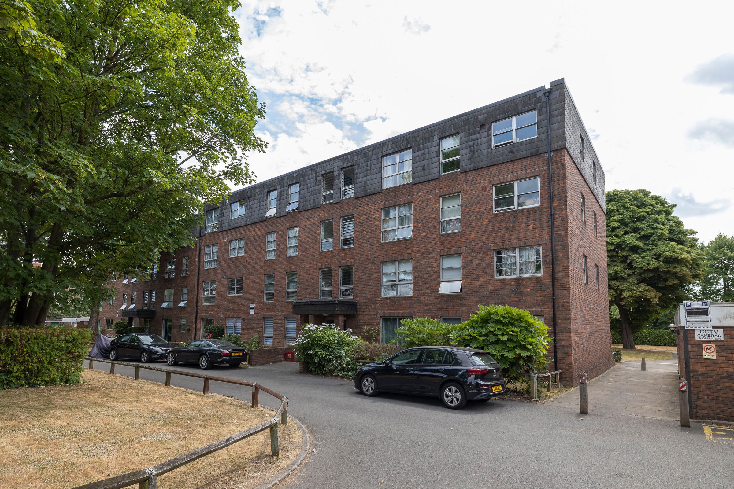 2 bed flat for sale in Marlowe Gardens, Eltham, London SE9 Zoopla