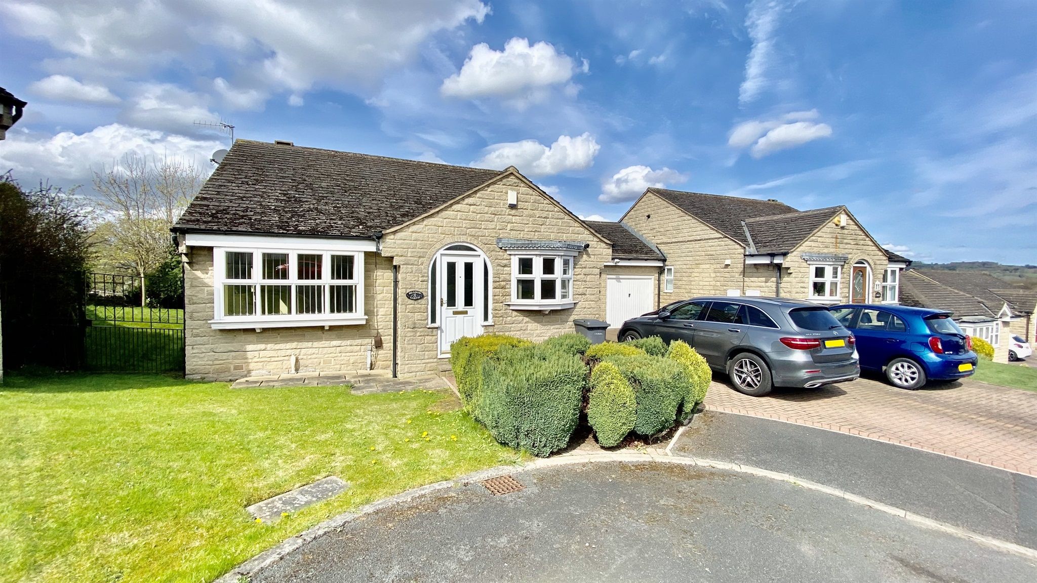 3 bed detached bungalow for sale in Little Cote, Thackley, Bradford