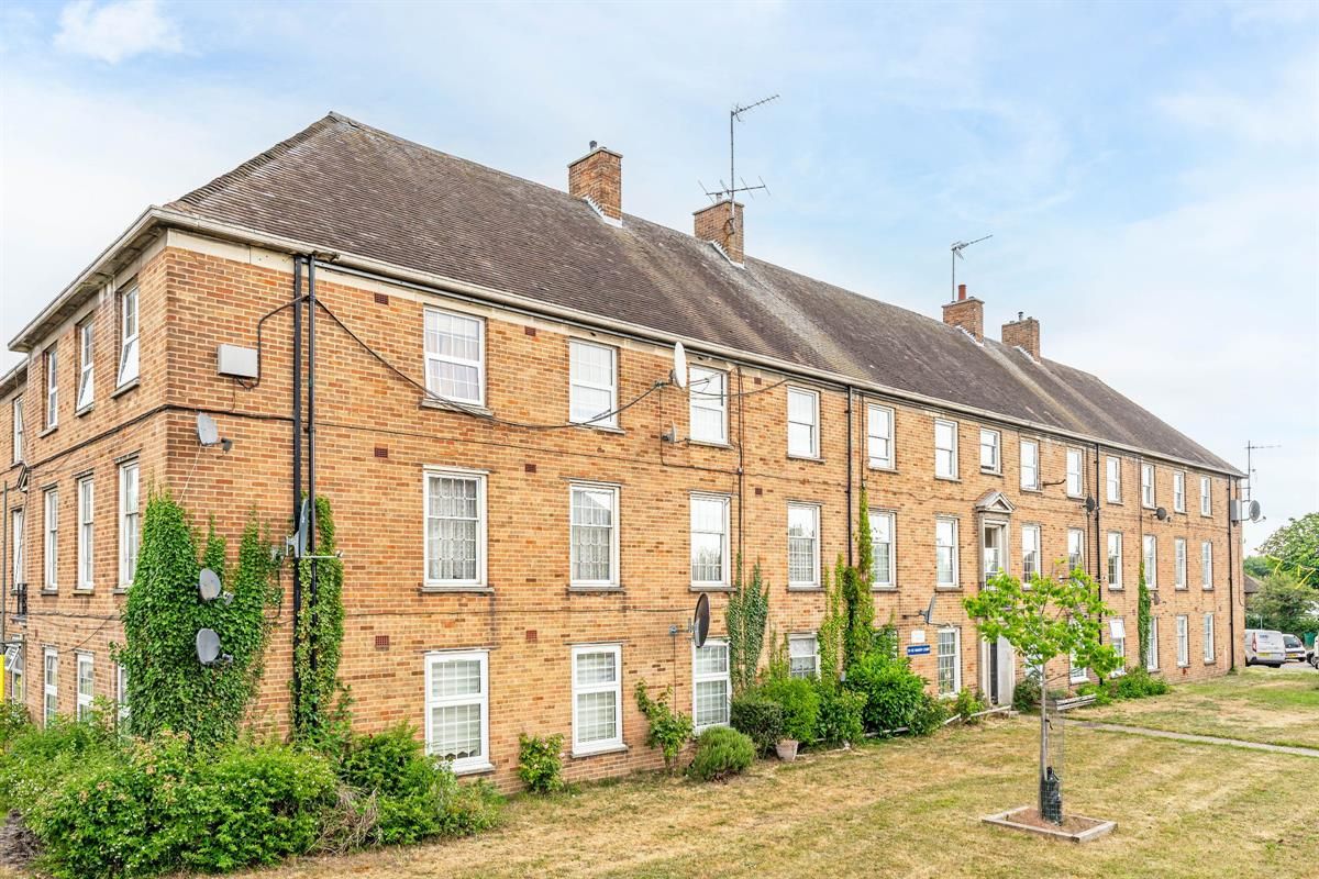 2 bed flat for sale in Manor Court, Enfield EN1 Zoopla