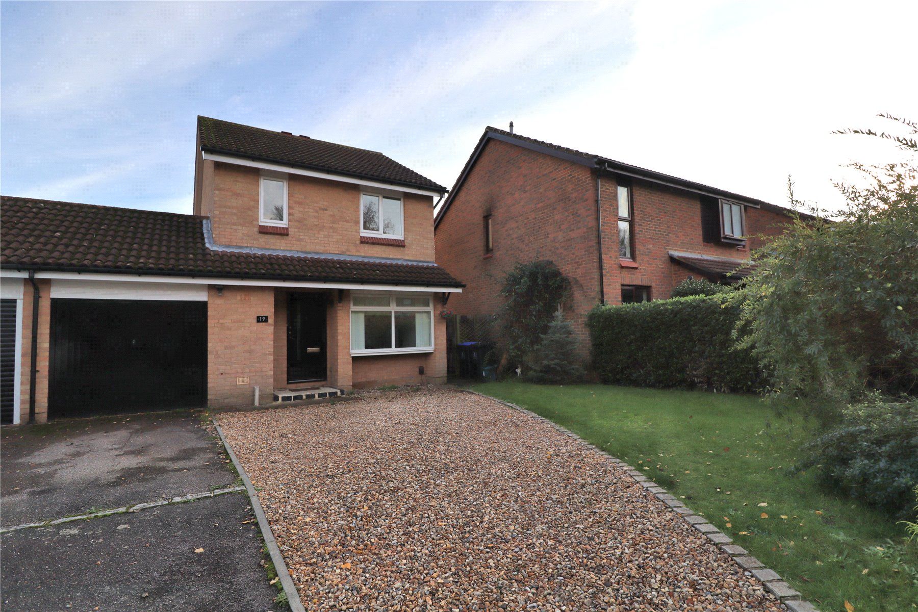 3 bed linkdetached house for sale in Goldsworth Park, Woking, Surrey