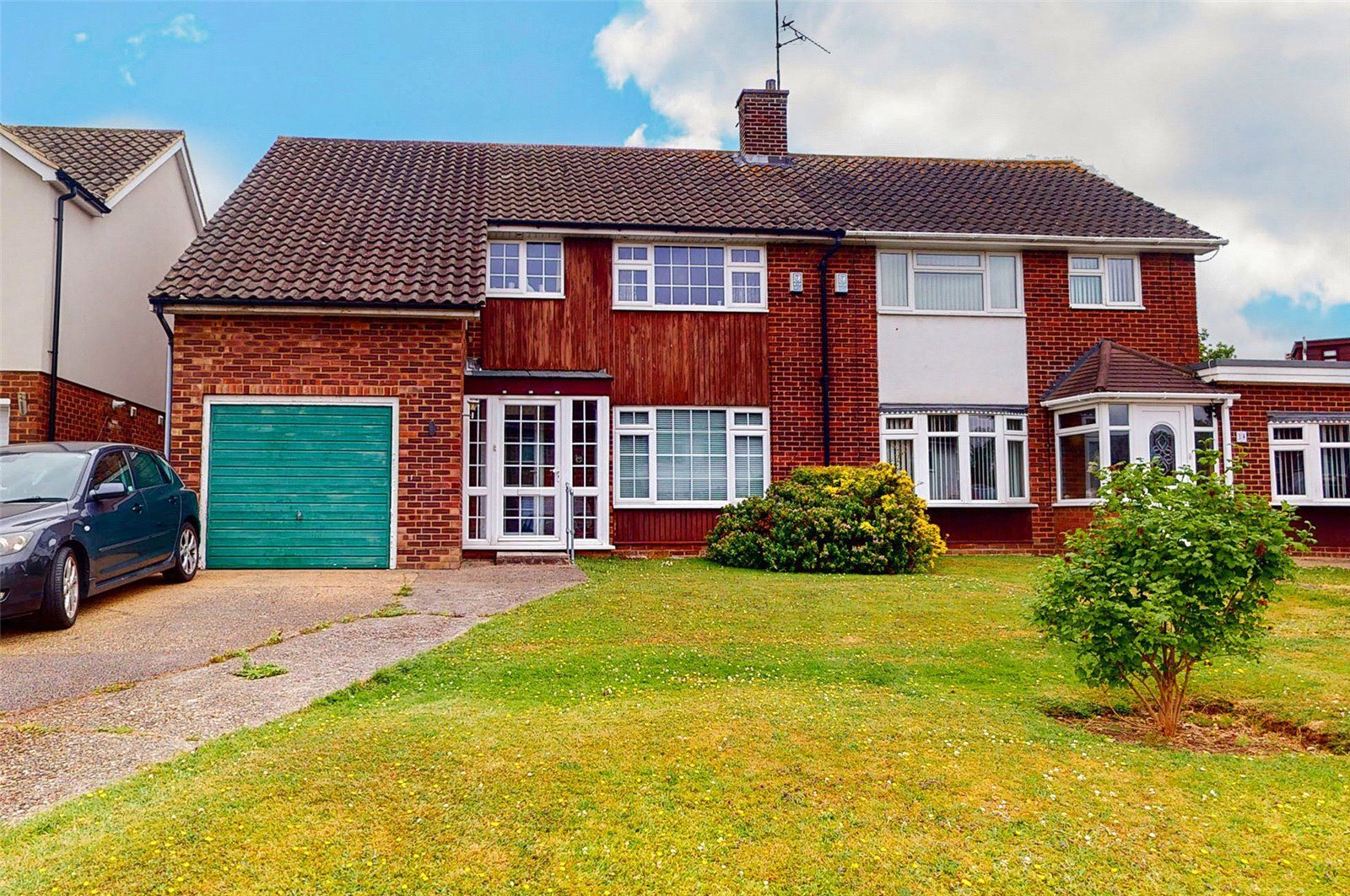 4 bed semidetached house for sale in Ravensdale, Kingswood, Basildon SS16 Zoopla