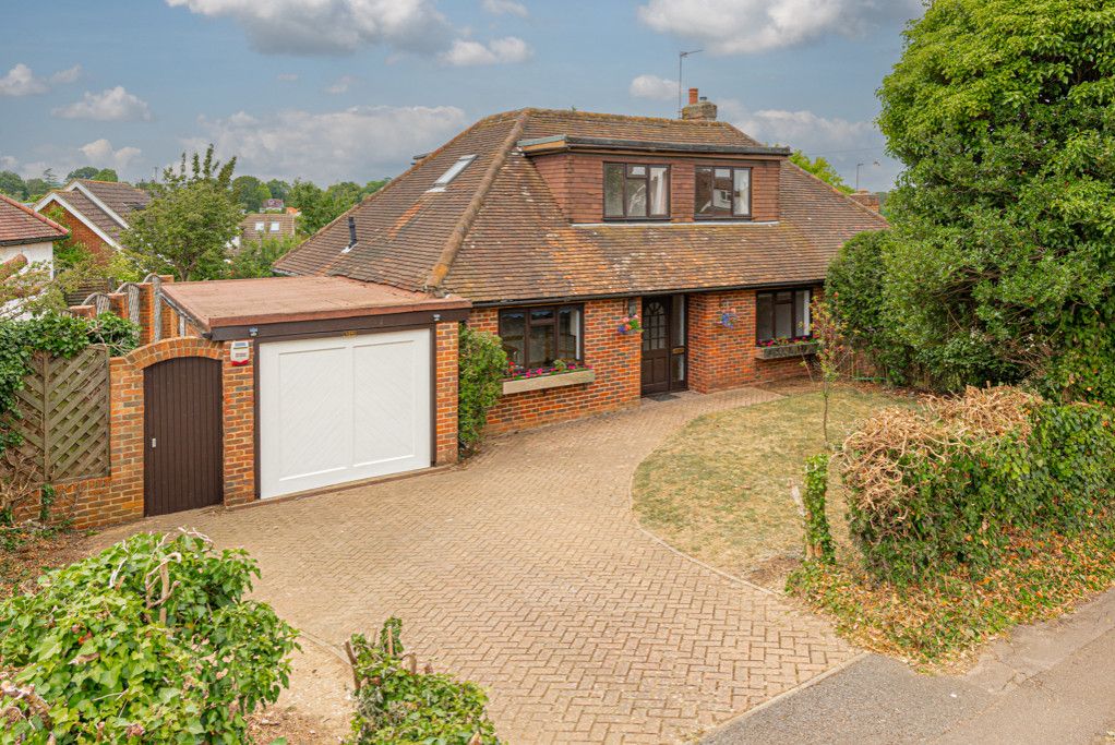 4 bed semidetached house for sale in Crabtree Lane, Bookham