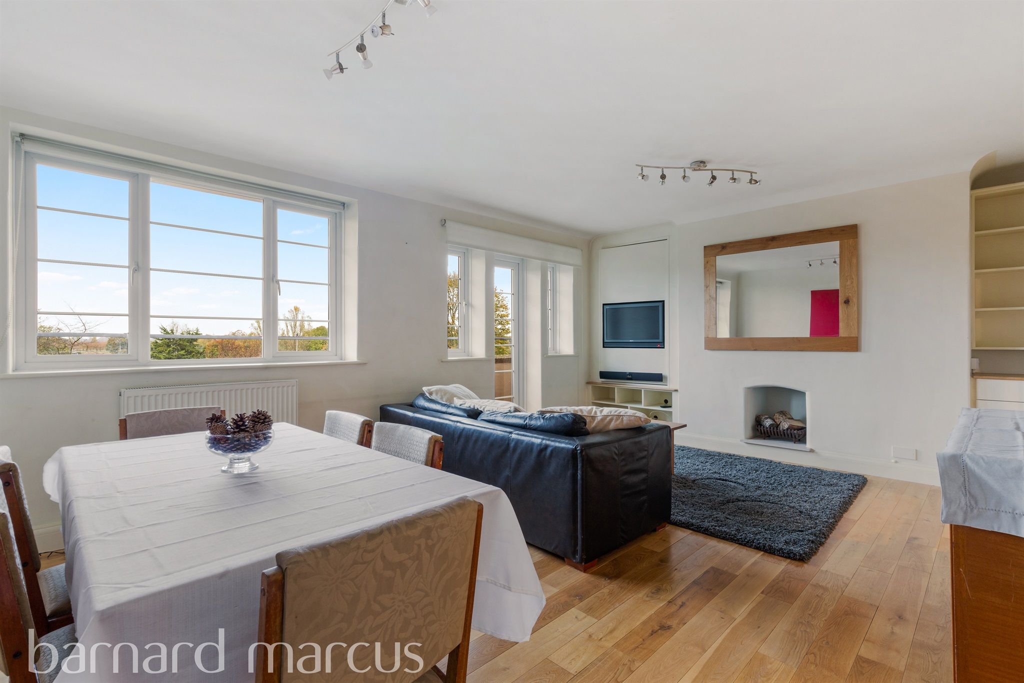3 bed flat for sale in Portsmouth Road, Surbiton KT6 Zoopla