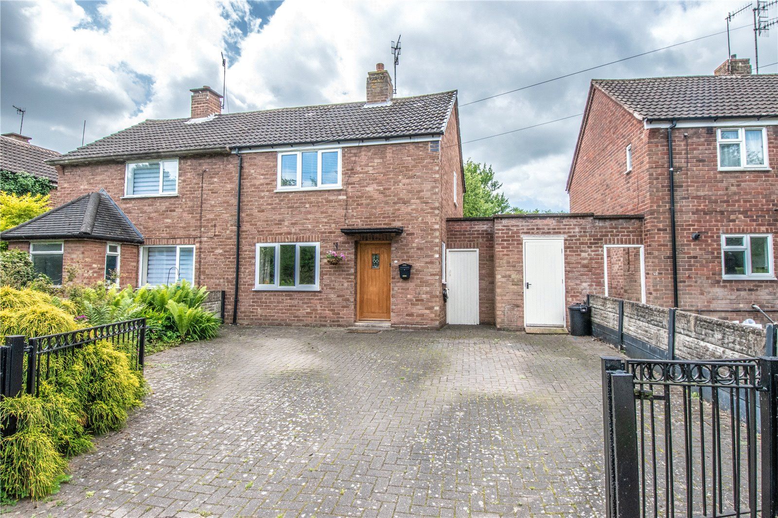 2 bed semidetached house for sale in Charford Road, Bromsgrove