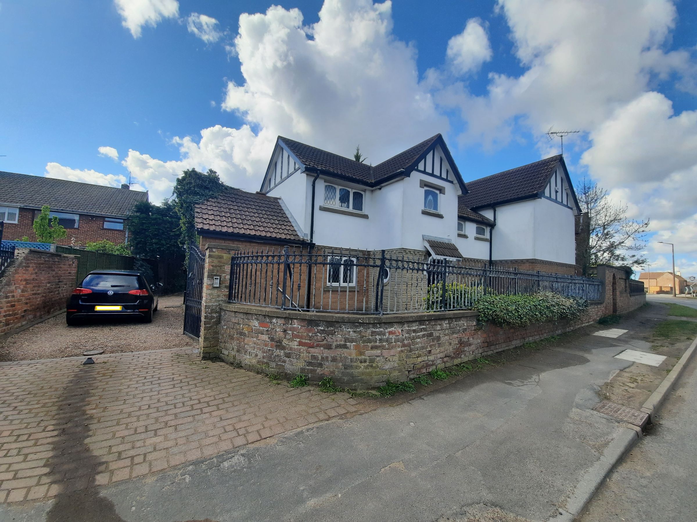 4 bed detached house to rent in Maltby Villas, High Street, Hatfield, Doncaster DN7 Zoopla