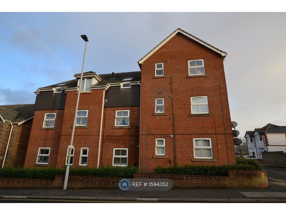 2 bed flat to rent in Sea View Road, Parkstone, Poole BH12 Zoopla