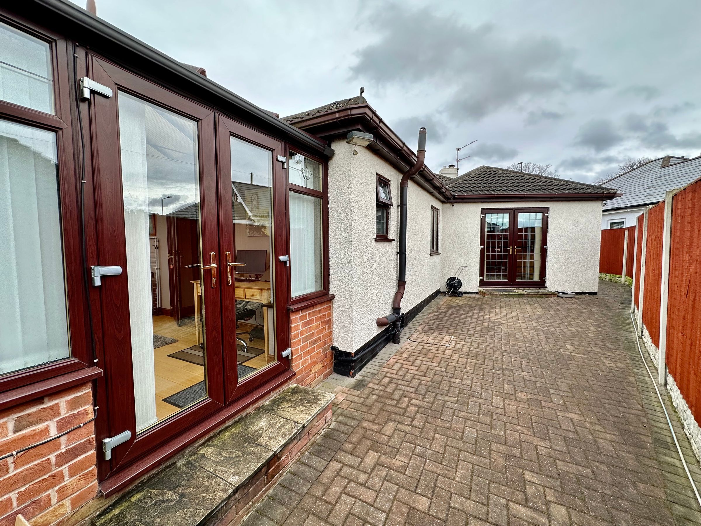 3 bed detached bungalow for sale in Doncaster Road, Hatfield, Doncaster