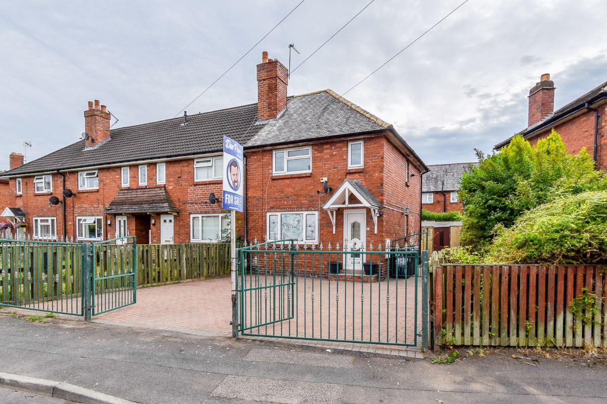 3 bed end terrace house for sale in Sissons Grove, Middleton, Leeds