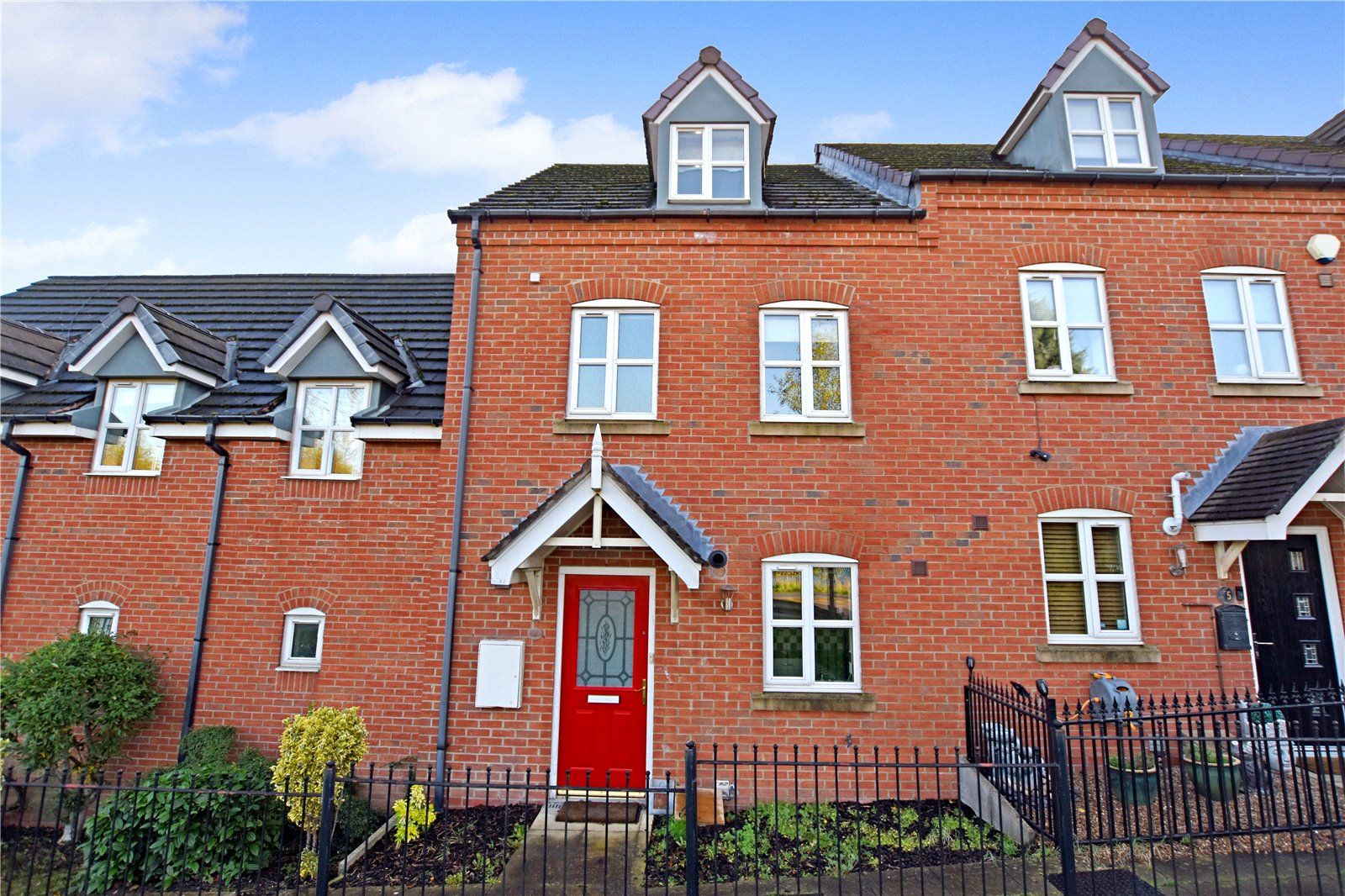 3 bed town house for sale in Meadow Side Road, East Ardsley, Wakefield