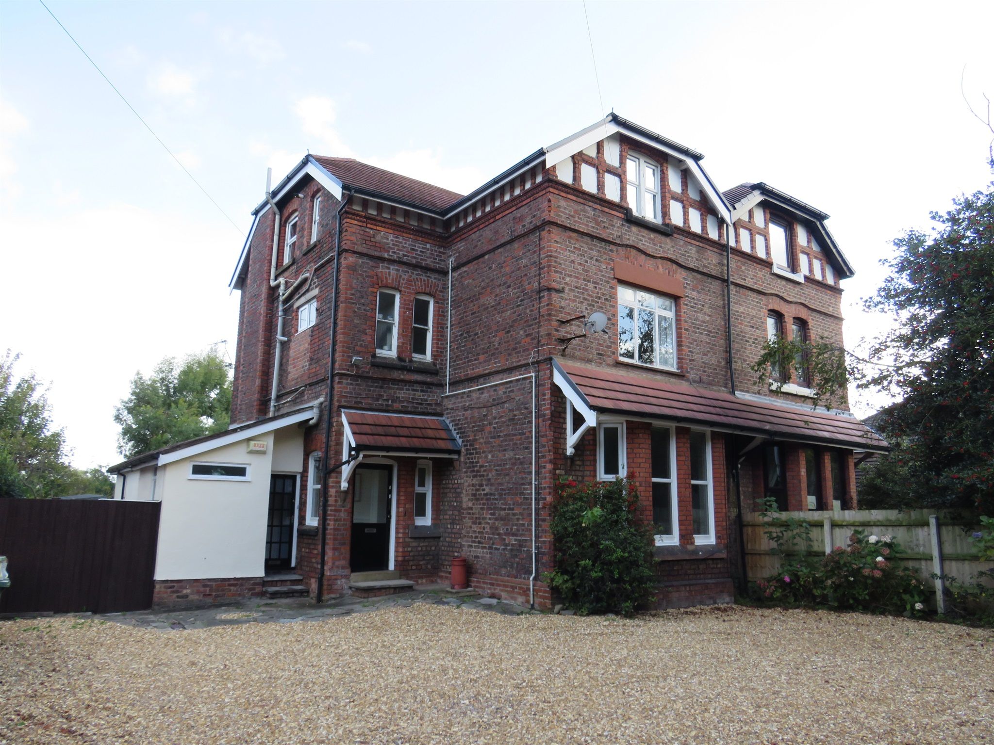 Storeton Road, Birkenhead CH42  